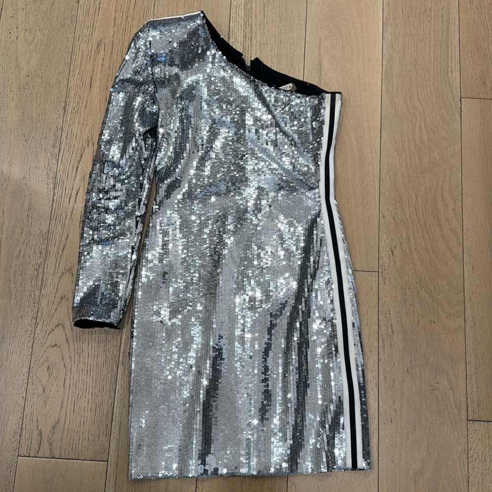 Alice & Olivia Silver One Sleeve Sequin Mini Dress